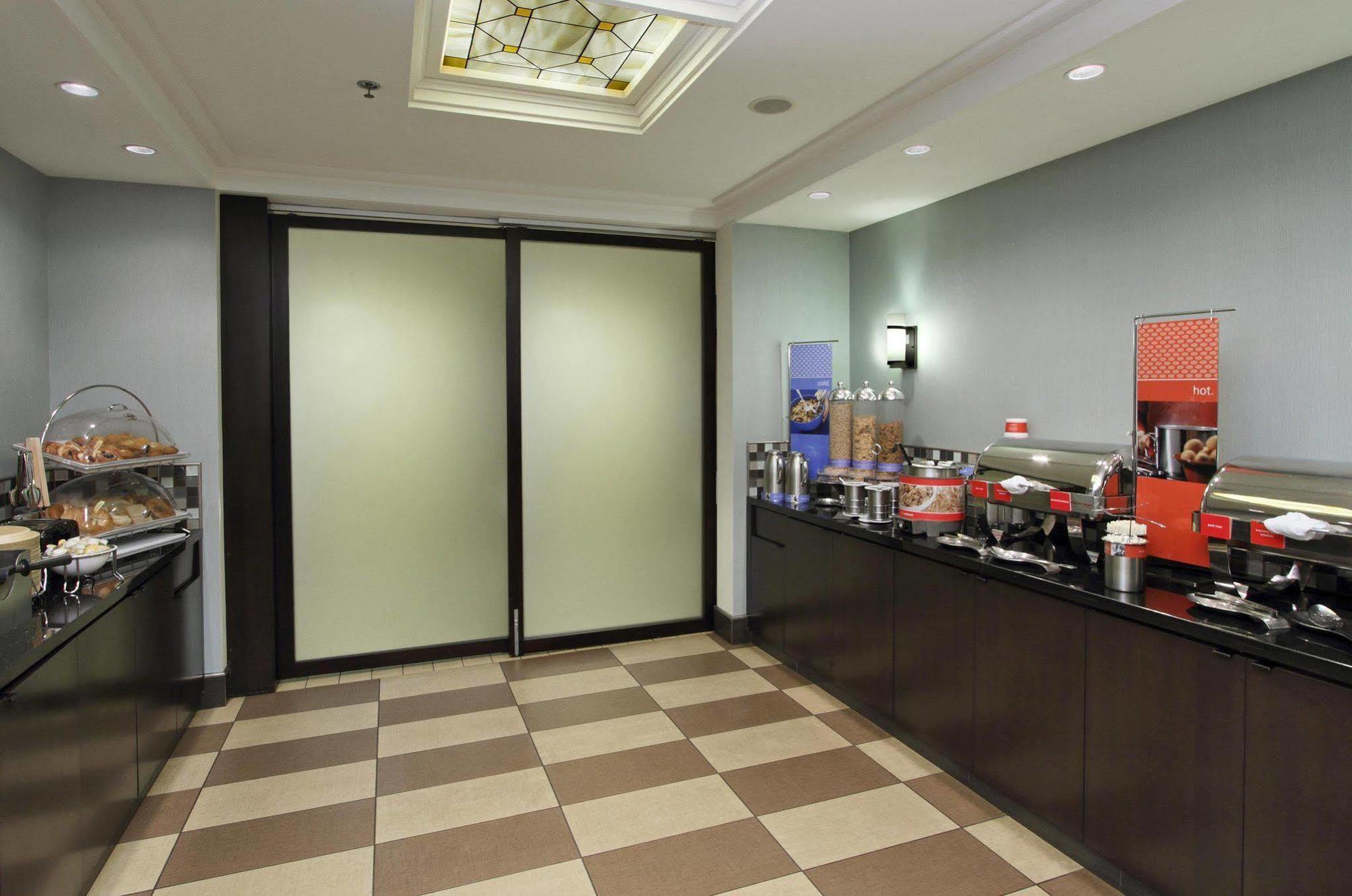 Hampton Inn Plymouth Meeting Buitenkant foto